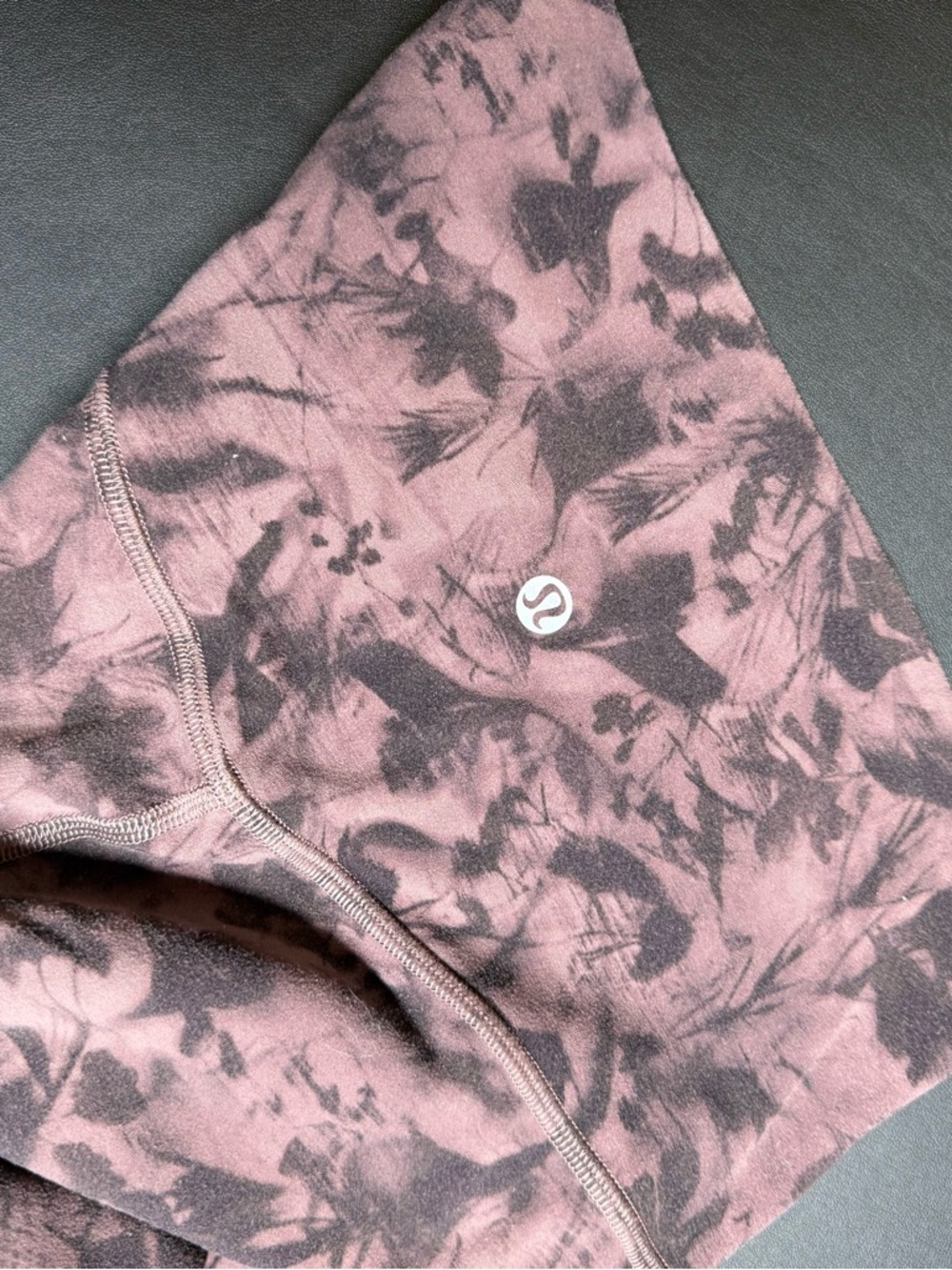 lululemon athletica women’s ' Dusty Pink & Charcoal Floral Leggings - Picture 4 of 6